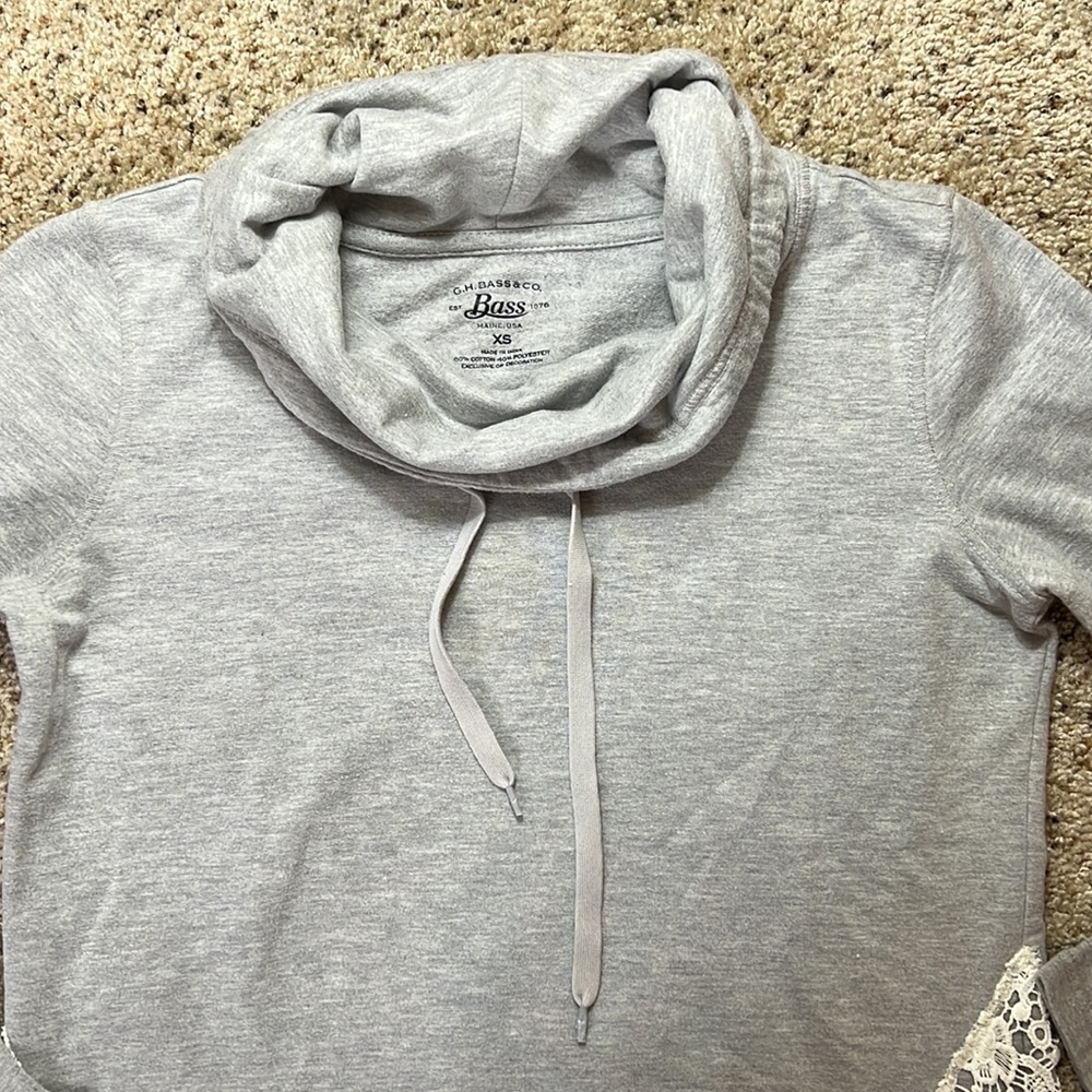 G.H. Bass Gray Lace Overlay Turtleneck Sweatshirt- XS - Picture 3 of 5